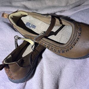 JBU size 10 Brown Mary Jane Memory Foam Casual Shoes